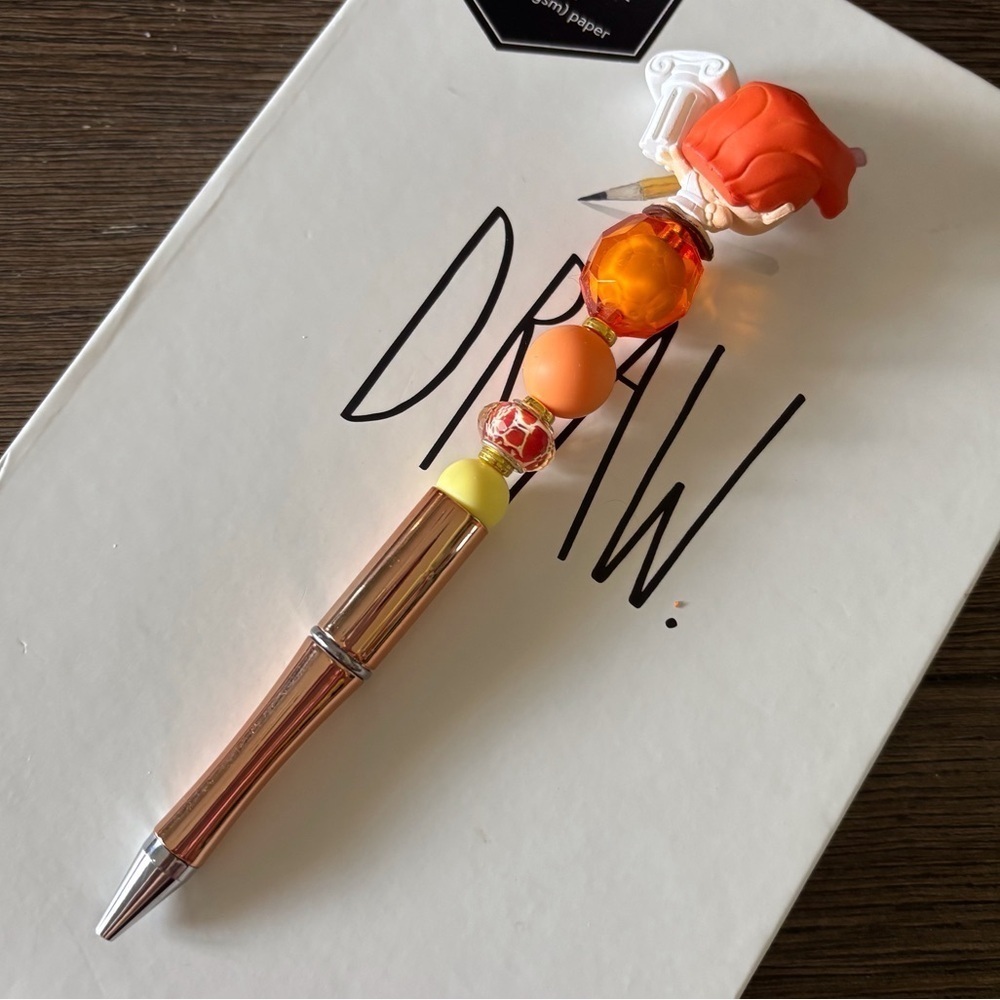 Disney Doorables: Hercules: Hercules handmade beaded pen - Picture 2 of 3